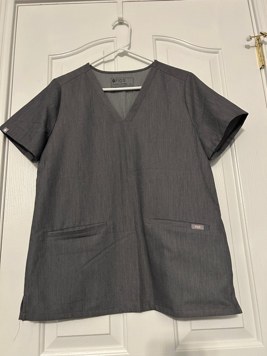 Figs Tops - FIGS Technical Collection Scrub Top – Women’s Medium, Excellent Condition